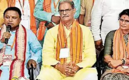 ରାଜଘାଟରେ ଶ୍ରଦ୍ଧାଞ୍ଜଳି ଜଣାଇଲେ ମୁଖ୍ୟମନ୍ତ୍ରୀ ମୋହନ ମାଝୀ