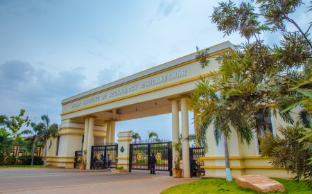 ୫ ମହଲାରୁ ଡେଇଁ ଆଇଆଇଟି ଛାତ୍ରୀଙ୍କ ଆତ୍ମହତ୍ୟା