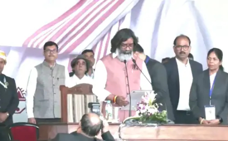 ଝାଡ଼ଖଣ୍ଡର ୧୪ତମ ମୁଖ୍ୟମନ୍ତ୍ରୀ ଭାବେ ଶପଥ ନେଲେ ହେମନ୍ତ ସୋରେନ