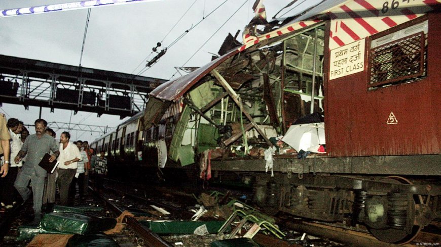 ୨୦୦୬ ମୁମ୍ବାଇ ଲୋକାଲ୍ ଟ୍ରେନ୍ ବିସ୍ଫୋରଣ ମାମଲା : ସବୁ ଅଭିଯୁକ୍ତ ନିର୍ଦ୍ଦୋଷରେ ଖଲାସ