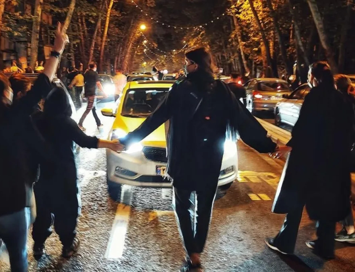 ଇରାନରେ ସାମରିକ ଆଇନ ଲାଗୁ