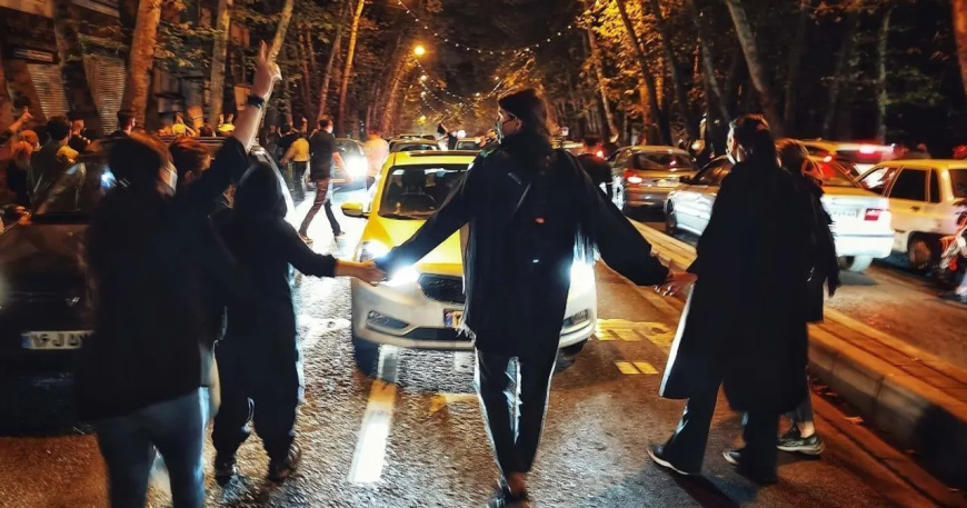 ଇରାନରେ ସାମରିକ ଆଇନ ଲାଗୁ