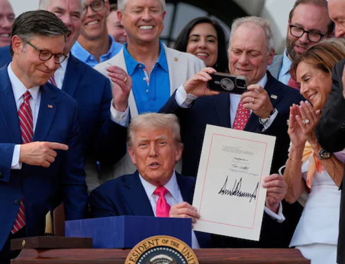 ଆମେରିକୀୟ ପେପର ନୋଟରେ ରହିବ ରାଷ୍ଟ୍ରପତି ଟ୍ରମ୍ପଙ୍କ ଦସ୍ତଖତ