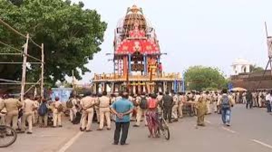 ଏକାମ୍ର କ୍ଷେତ୍ରର ରଥଦାଣ୍ଡରେ ଗଡ଼ିଲା ଅଣଲେଉଟା ରୁକୁଣା ରଥ