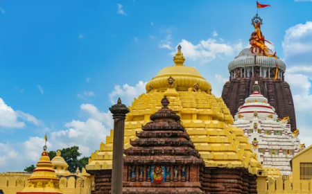 ଶ୍ରୀମନ୍ଦିରରେ ଧ୍ବଜା ବନ୍ଧା ନାଁରେ ଯାତ୍ରୀଙ୍କୁ ଠକେଇ ଅଭିଯୋଗ