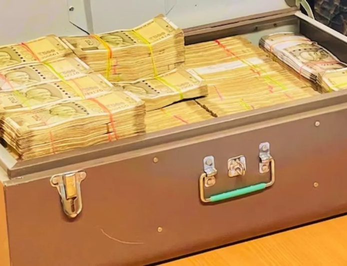 ପଶ୍ଚିମବଙ୍ଗ ଓ ତାମିଲନାଡୁରୁ ହଜାରେ କୋଟି ଟଙ୍କାର ବେଆଇନ ସାମଗ୍ରୀ ଜବତ