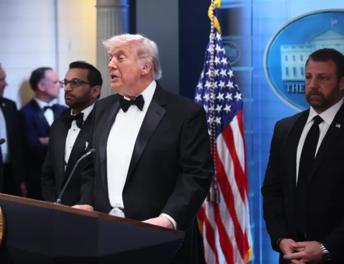 ମରଣ ମୁହଁରୁ ବଞ୍ଚିଗଲେ ଟ୍ରମ୍ପ !