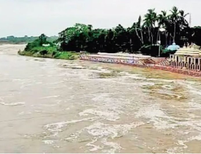ପୁଣି ଫୁଲୁଛି ବୈତରଣୀ, ଭଦ୍ରକ ଓ ଯାଜପୁରରେ ବନ୍ୟା ଆଶଙ୍କା ; ବୁଢ଼ାବଳଙ୍ଗ ଓ ଜଳକାରେ ସ୍ଥିତି ସଙ୍ଗୀନ