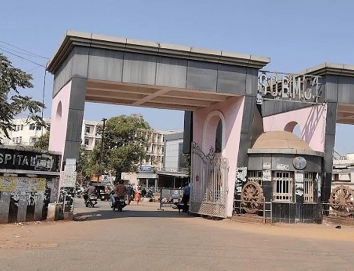 ଏସ୍‌ସିବି ମେଡିକାଲରେ ୧ କୋଟି ୪୦ ଲକ୍ଷ ଟଙ୍କା ହେରଫେର ଘଟଣା: ସ୍ବାସ୍ଥ୍ୟ ବିଭାଗର ତନାଘନା