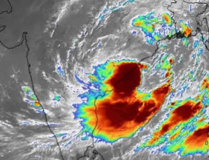 କଳିଙ୍ଗପଟ୍ଟନମ୍‌ ନିକଟରେ ଲ୍ୟାଣ୍ଡଫଲ୍‌: ଆଗକୁ ଦକ୍ଷିଣ-ପଶ୍ଚିମ ଓଡ଼ିଶାରେ ବର୍ଷାର ଭୟ