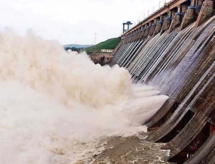 ହୀରାକୁଦର ଆଉ ୩ ଗେଟ୍ ଖୋଲା, ଏବେ ୮ଟି ଗେଟ୍ ଦେଇ ଜଳ ନିଷ୍କାସନ