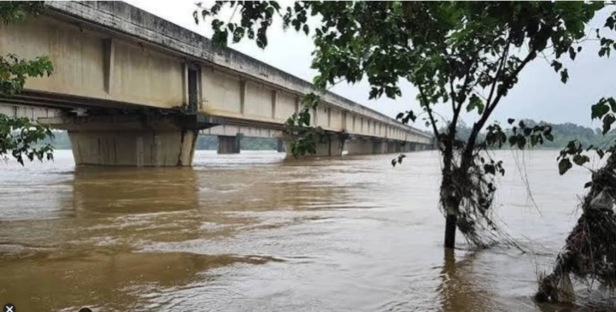ସୁବର୍ଣ୍ଣରେଖାରେ ବଢୁଛି ବନ୍ୟା ଆଶଙ୍କା, ସତର୍କ ସଙ୍କେତ ଟପିଲା ଜଳସ୍ତର