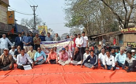 ଆଠଗଡ଼ରେ ଓଡ଼ିଶା ବନ୍ଦ ପ୍ରଭାବ, ଚାନ୍ଦବାଲି ଛକରେ କଂଗ୍ରେସର ବିକ୍ଷୋଭ